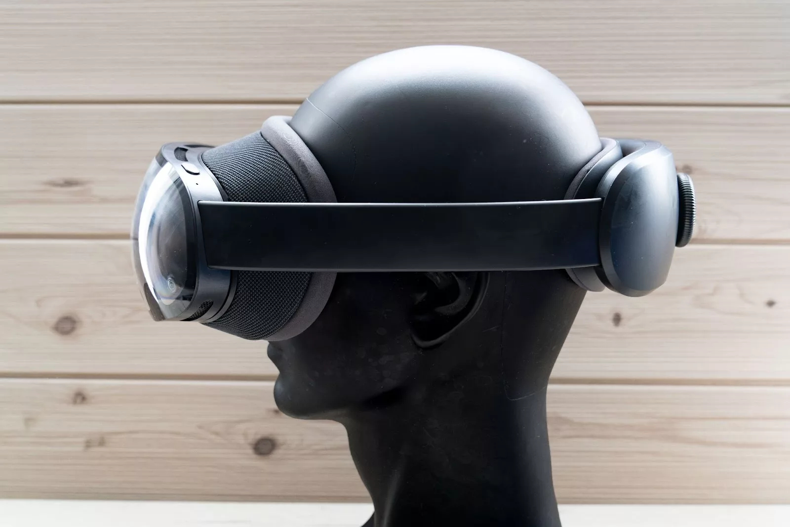 クセ強い！ しかしスタンドアローンVR/MRヘッドセットのなかでは最高域