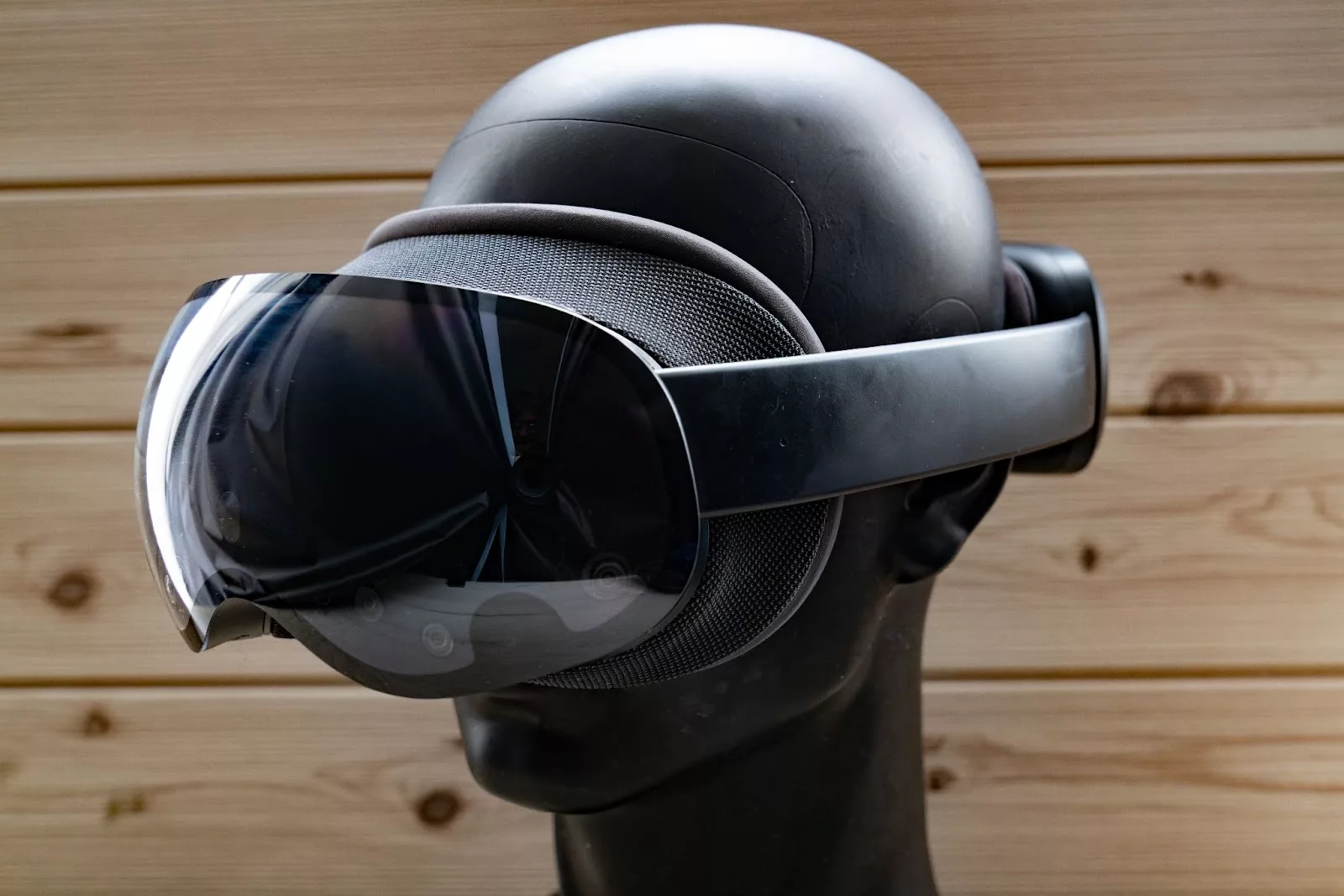 クセ強い！ しかしスタンドアローンVR/MRヘッドセットのなかでは最高域