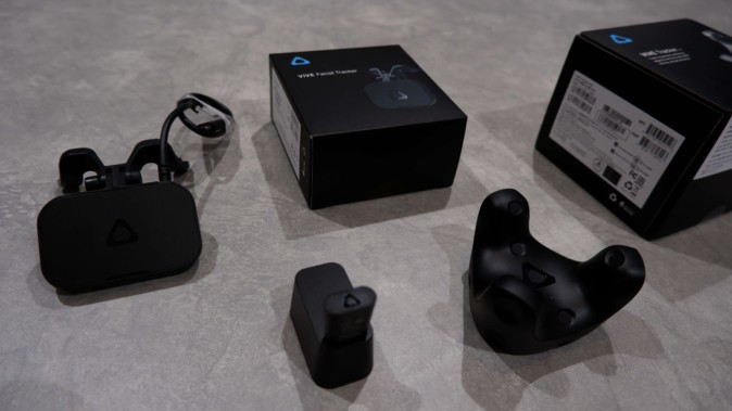 表情のクセから何気ない仕草まで再現 VIVEトラッカー3.0＋フェイシャル