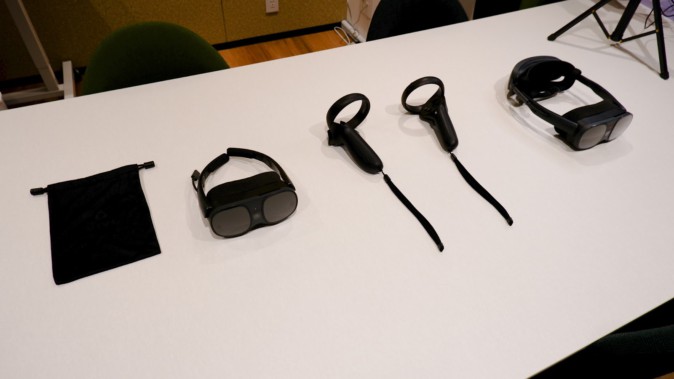 HTC新型XRヘッドセット「VIVE XR Elite」先行体験！ VRもMRもいける