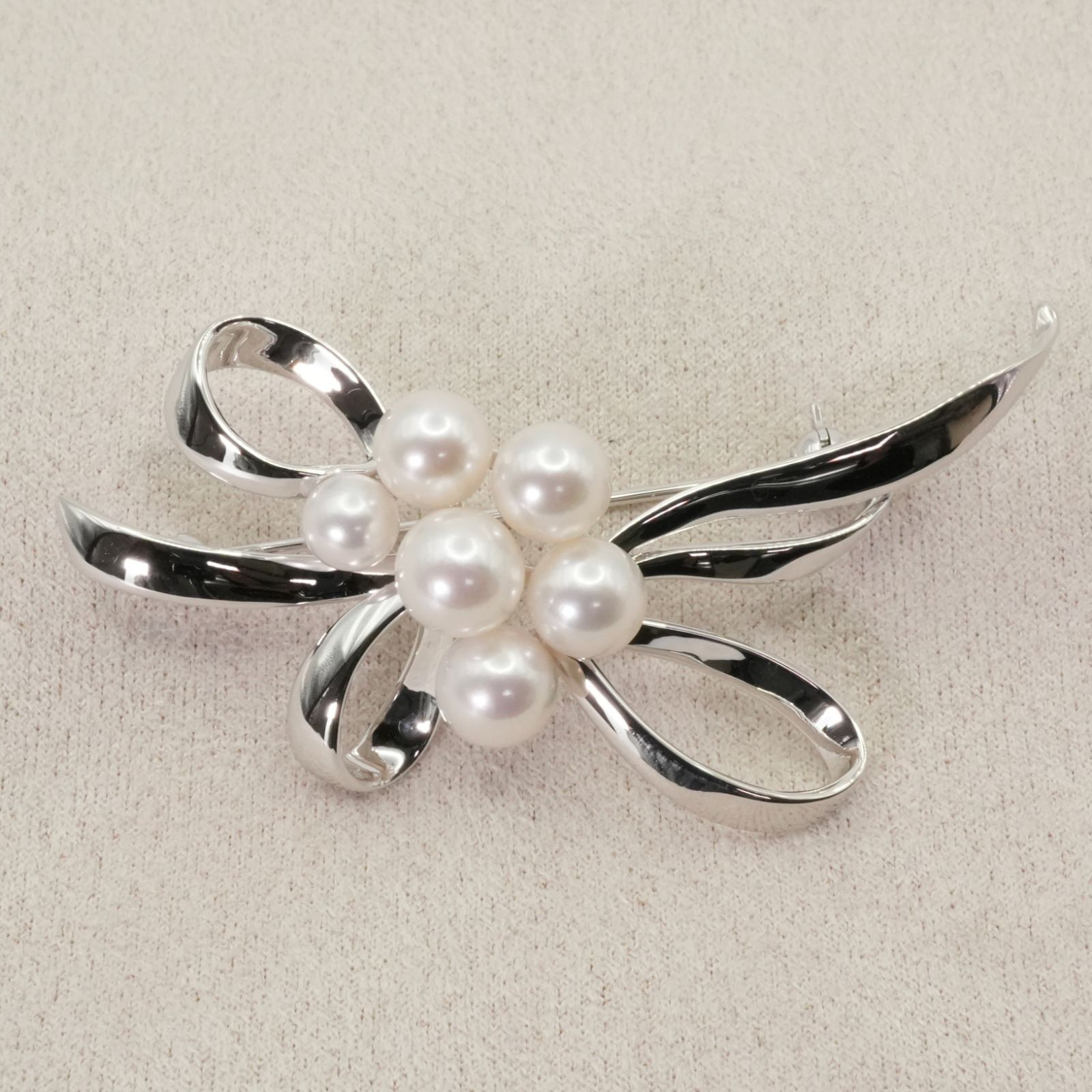 美品 ミキモト リボンモチーフ ブローチ パール アコヤ真珠/25-1975S