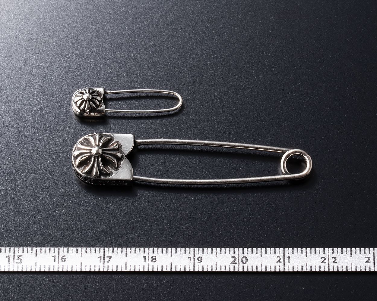 シルバー925 安全ピンブローチ クロスモチーフ ピンバッジ メンズ