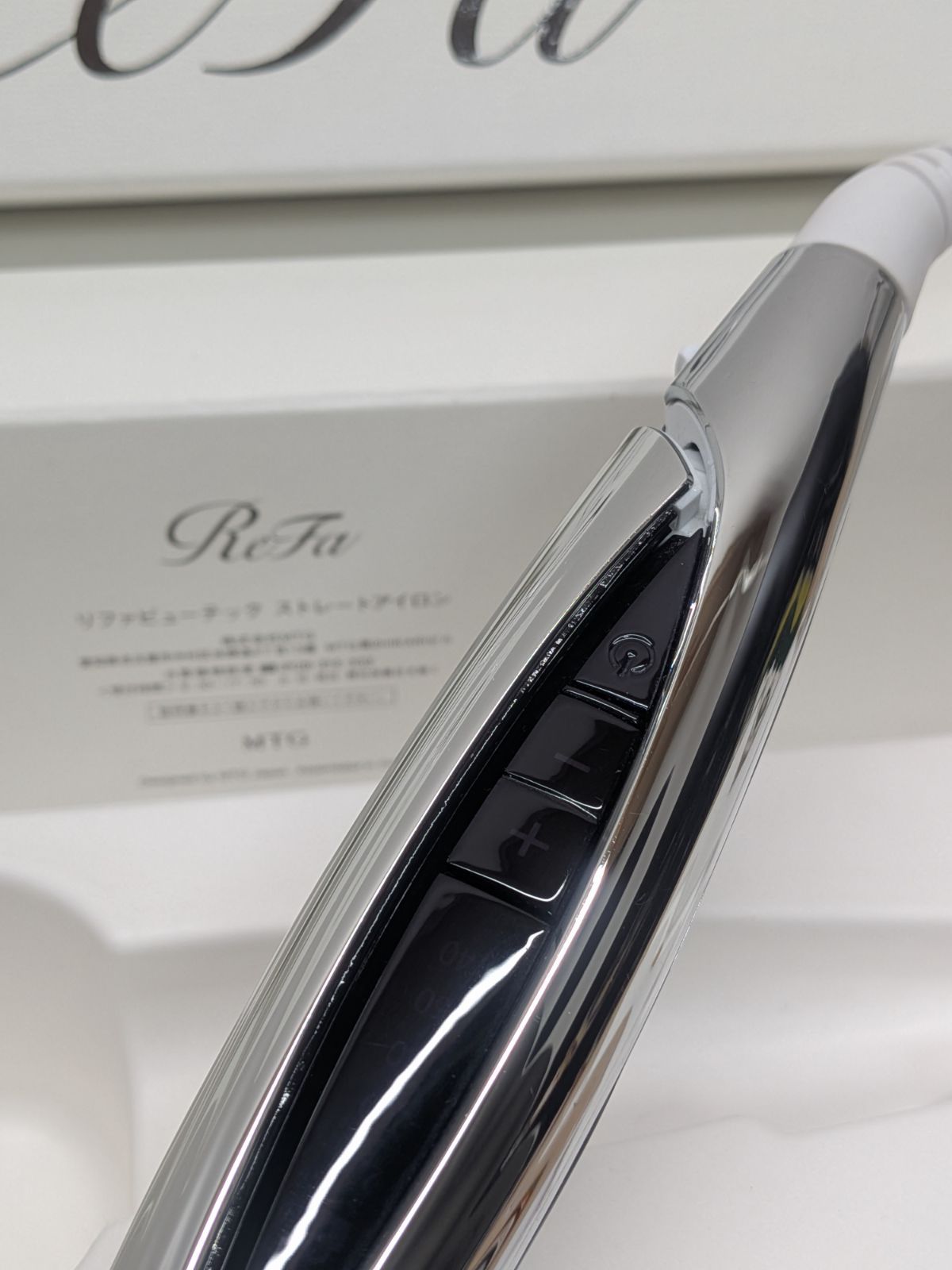 MTGのReFa BEAUTECH STRAIGHT IRON（ホワイト）﻿ 型番 RE-AC02A-RIW