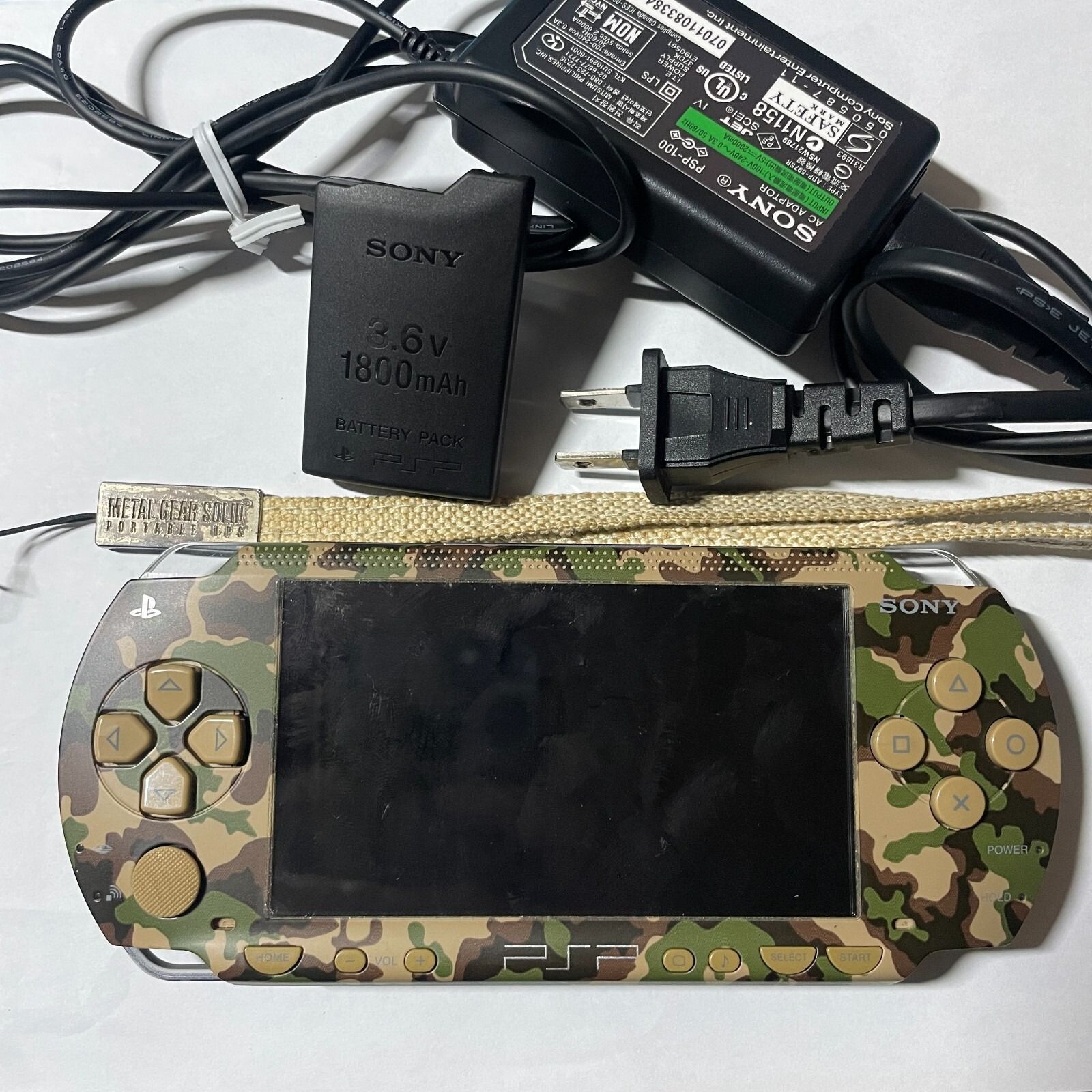 PSP-1000 メタルギアソリッド 迷彩柄 カモフラージュ ポータブル