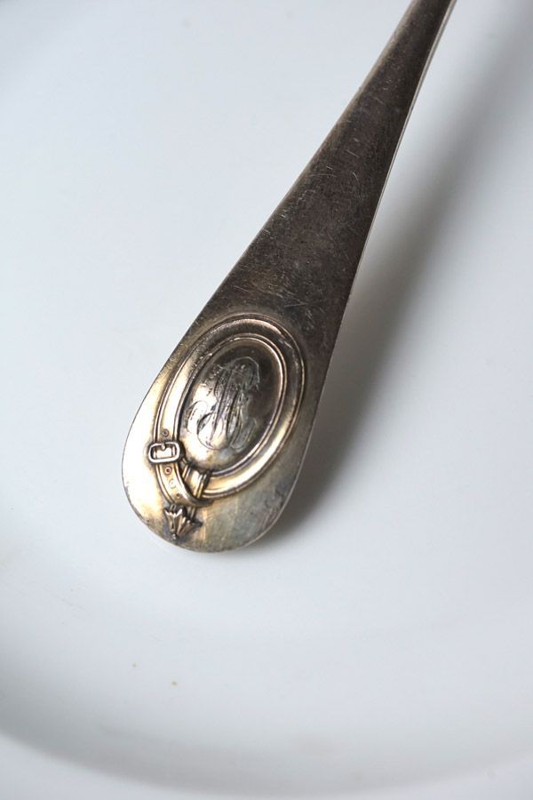 アンティーク 1909年 純銀製、透かしの素敵なシフターフプーン