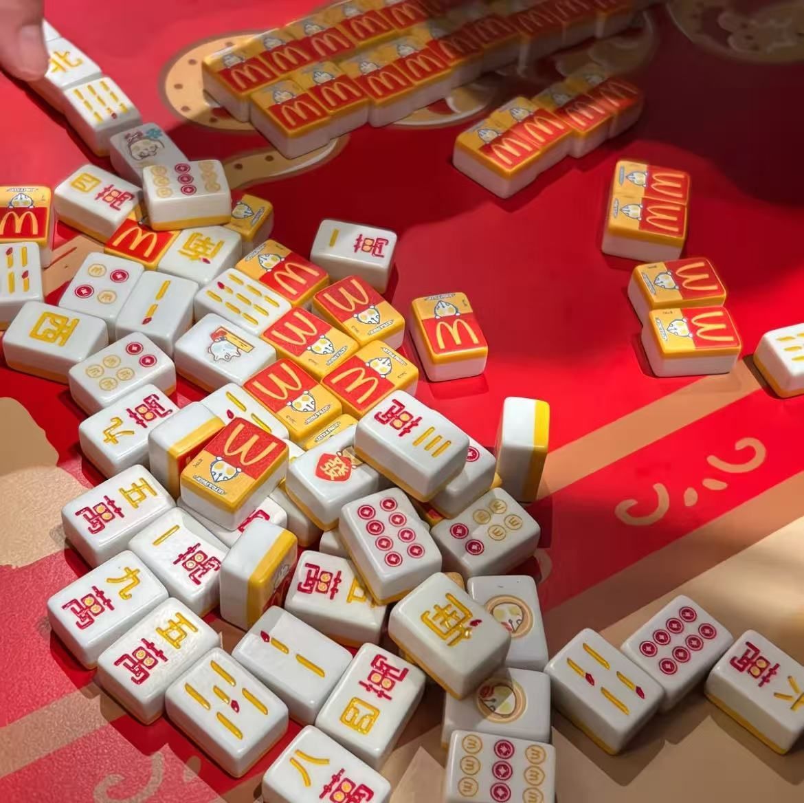 ミニ麻雀牌 マクドナルド＆ウルトラマン コラボ - メルカリ