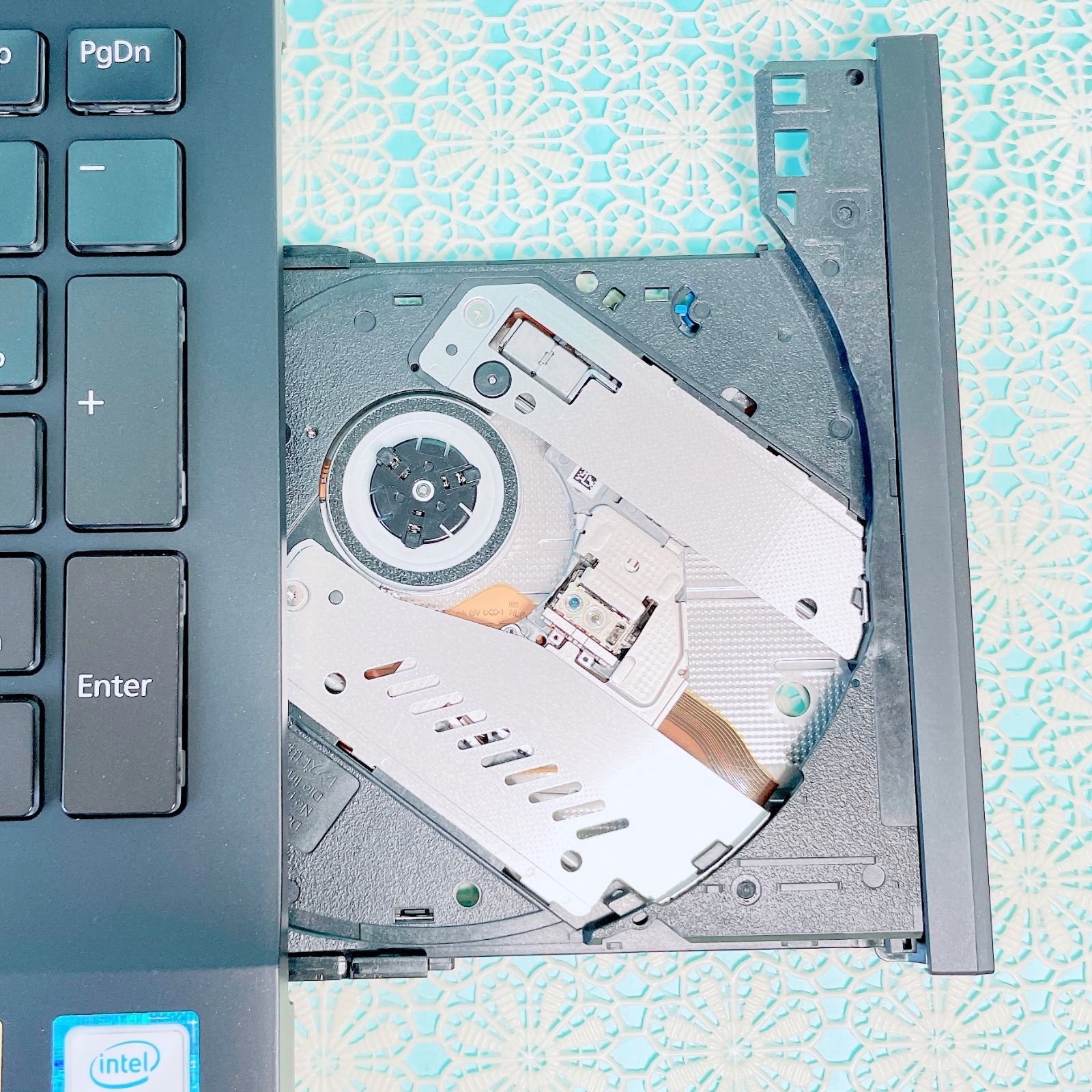 ブルーレイ見れる❣️たっぷり大容量1TB✨️Corei7✨️薄型ノート