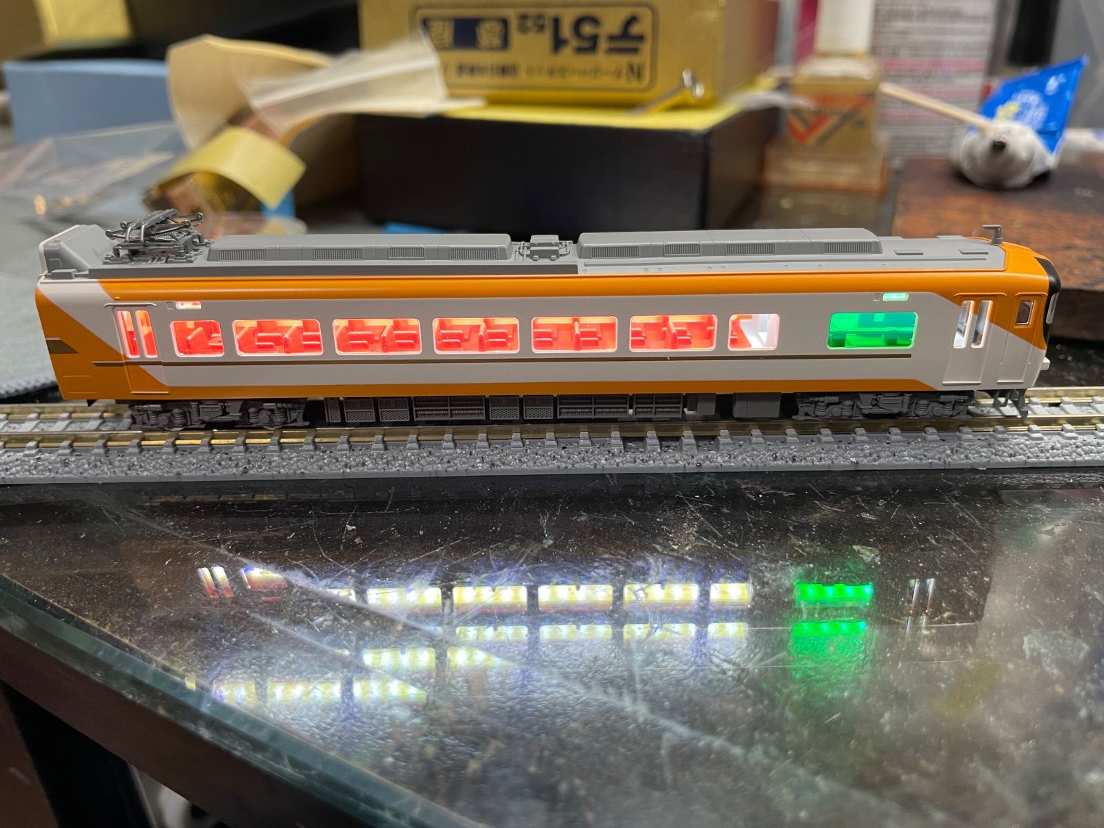 vistaEXに「室内灯」取り付けます。 TOMIX Vista EX（喫煙室付き）に