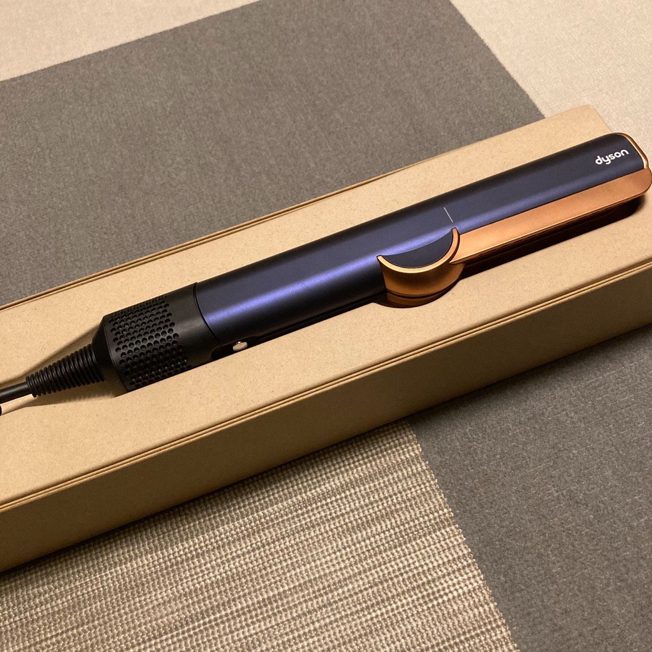 Dyson(ダイソン) ドライヤー Dyson Airstrait™ストレイトナー ダーク