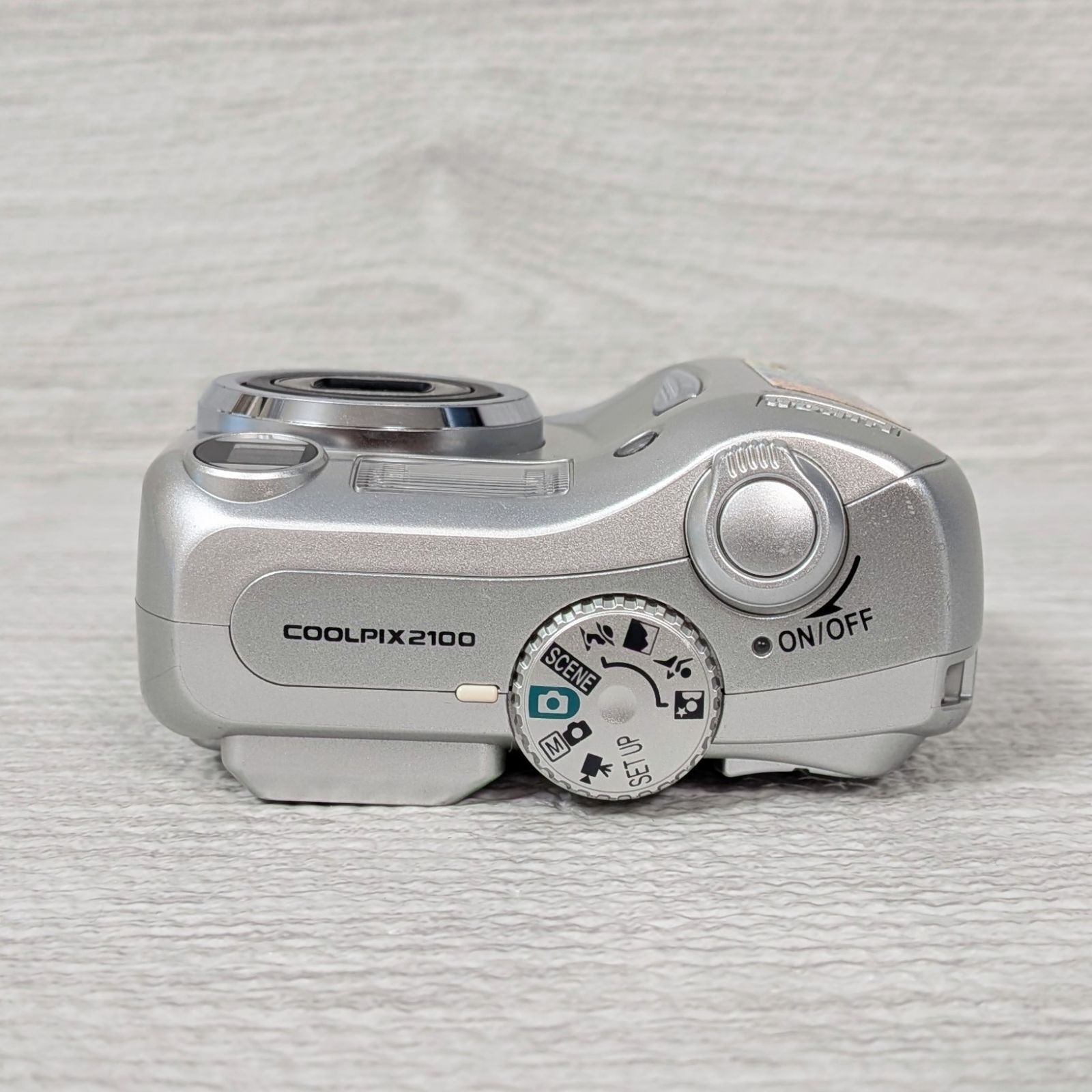 希少・美品☆ Nikon COOLPIX 2100 単3電池 Y2Kレトロ 希少・美品