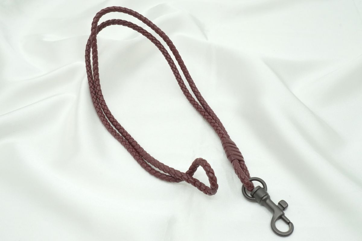 BOTTEGA VENETA ボッテガヴェネタ ロング ネックストラップブラウン