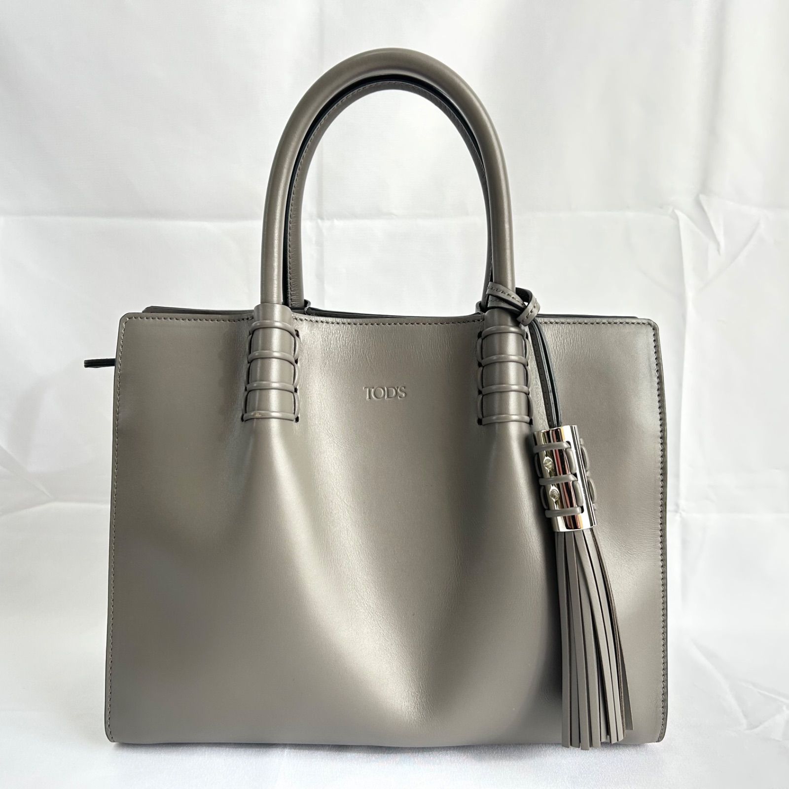 極美品 トッズ レザー 2wayハンドバッグ ショルダーバッグ グレー