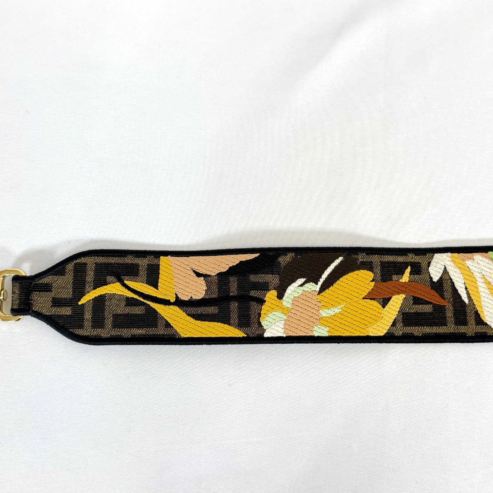 希少・美品】FENDI フェンディ キャンバス ズッカ柄 ストラップユー