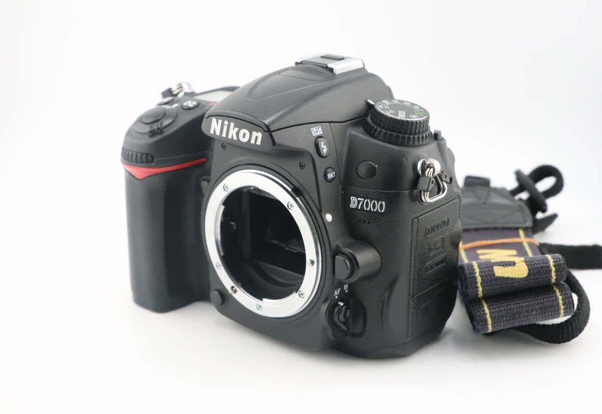 ☆良品☆ニコン NIKON D7000 ボディ ストラップ付☆ W0294＃4353