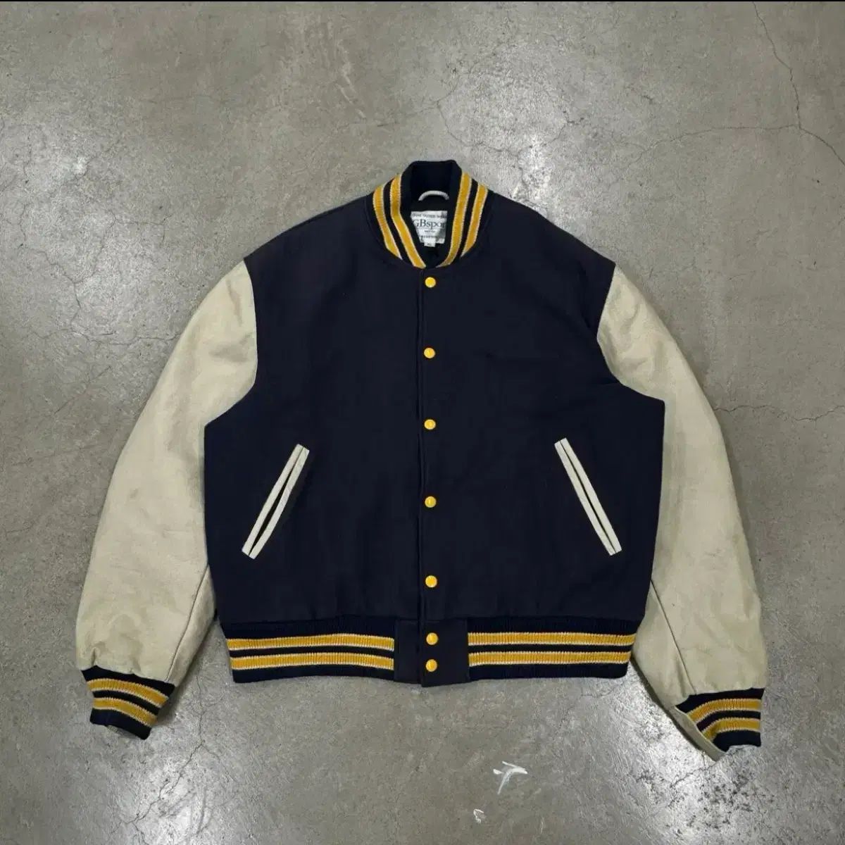 Made in USA ゴールデンベア スタジャン - メルカリ