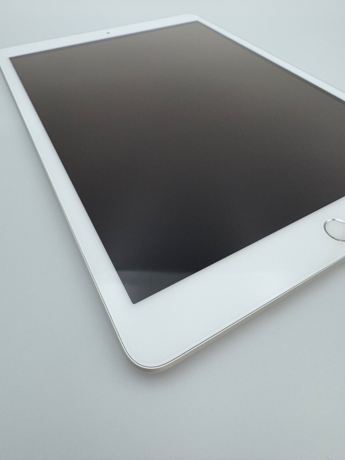 IJ8# iPad 第8世代 Wi-Fiモデル 32GB シルバー - メルカリ