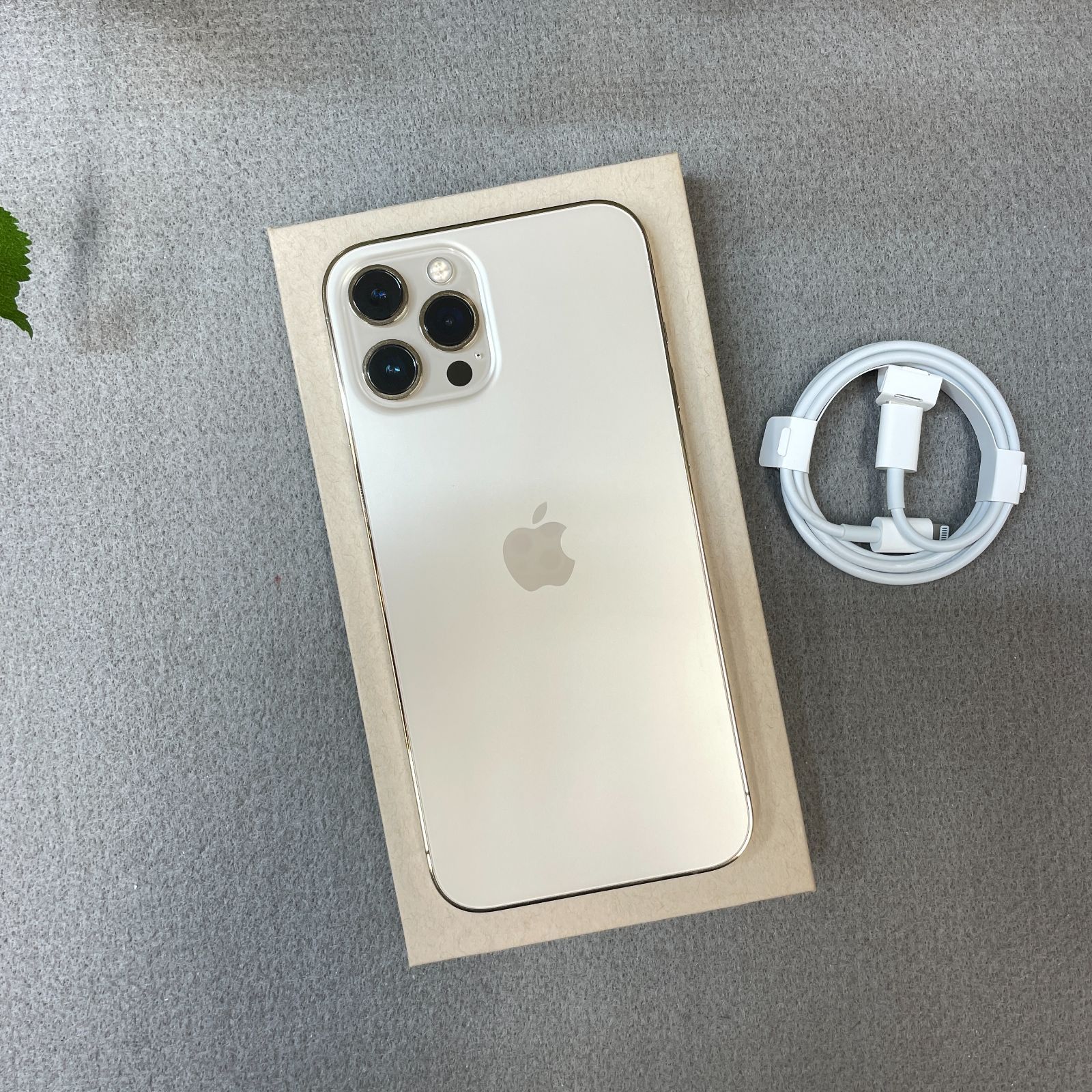 iPhone12 Pro Max 256Gb ゴールド 国内SIMフリー 送料無料 - メルカリ