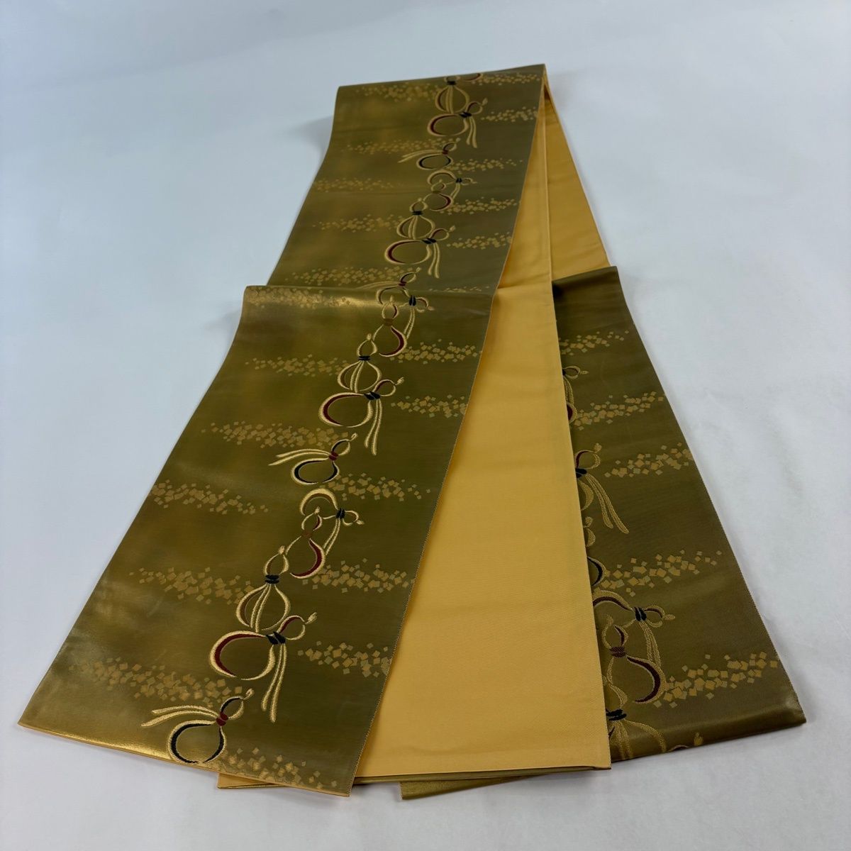 美品】 袋帯 秀品 瓢箪 箔散らし 金糸 箔 金色 六通 正絹 【中古