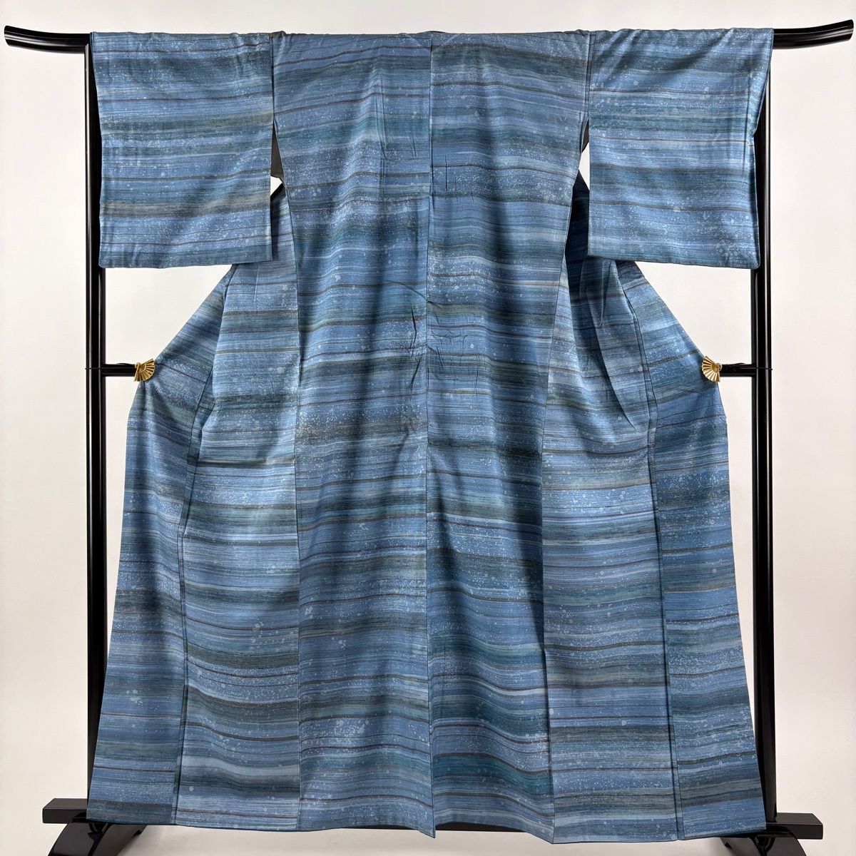 小紋 身丈161.5cm 裄丈66.5cm M 袷 紬地 横縞 幾何学模様 水色 正絹 秀