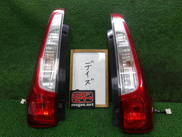 3FS1526 KFH6 日産 デイズ B21W 前期型 X テールライト左右セット