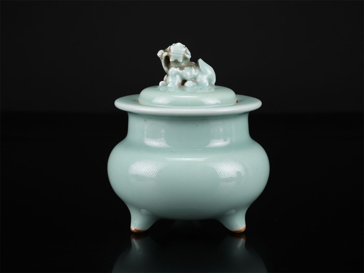 真葛香山】 宮川香山 青磁獅子摘 香炉／箱付 蓋縁のかけありN！CP578