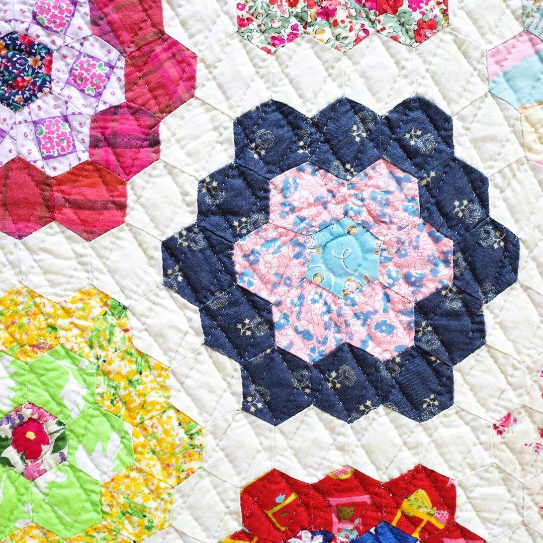 ☆ハンドメイドパッチワークキルト☆ヘキサゴン☆六角形☆ベットカバー