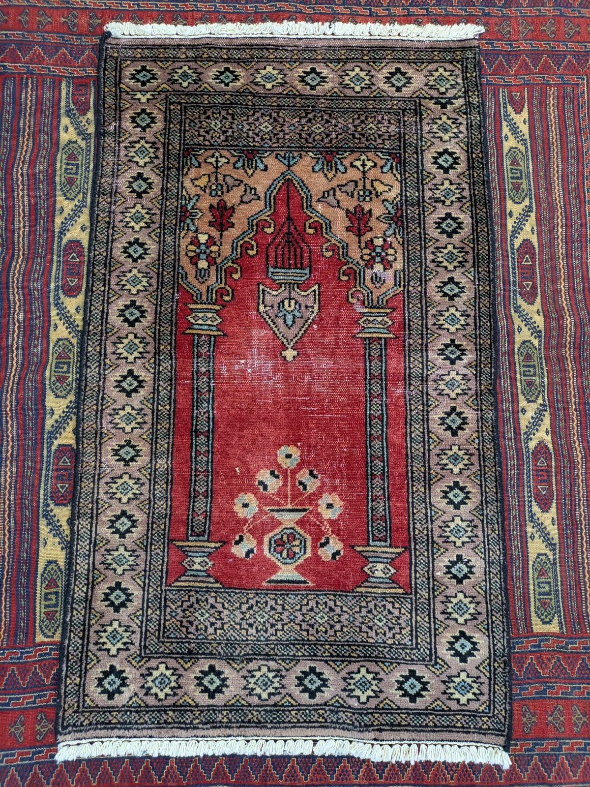 Y3202 パキスタン絨毯 ウール 手織り 180×128㎝ Y3202 パキスタン絨毯