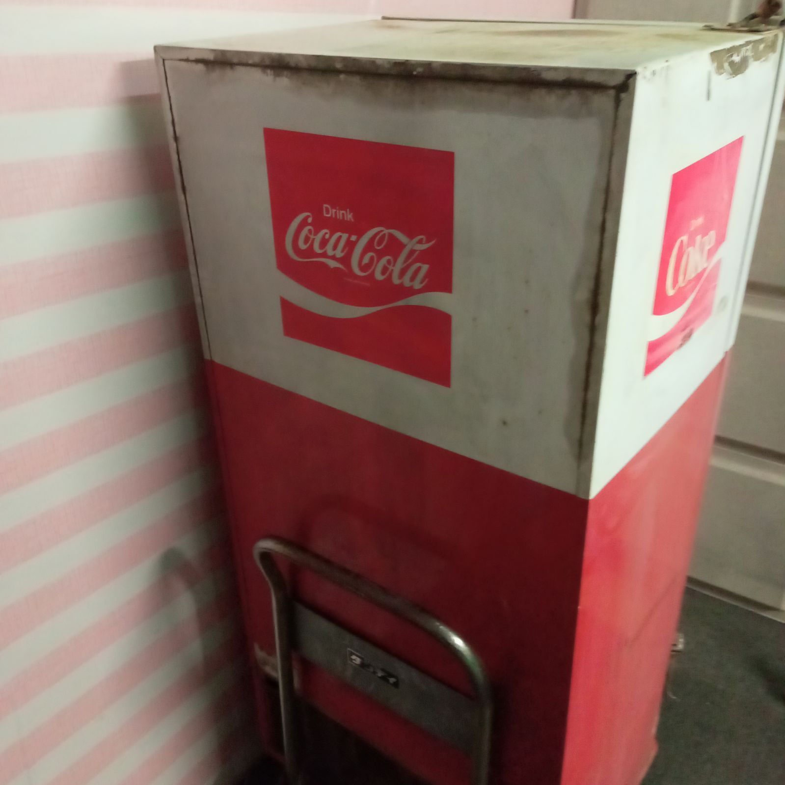 AIさ専用コカ・コーラ ナショナル製冷蔵庫 茨城県古河市まで 動きました。