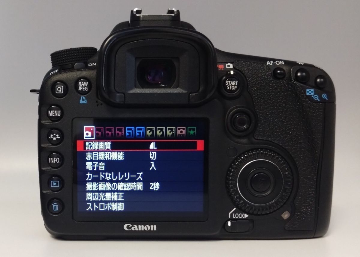 ショット数34600回 美品 Canon EOS 7D 充電器付き 付属品多数 AA4055