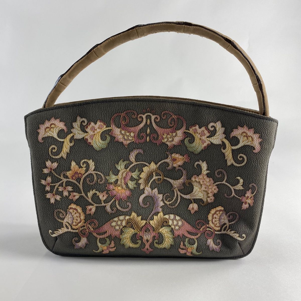 和装バッグ 逸品 OKAJIMA 花唐草 縮緬 金彩 灰緑 正絹 和装小物 【中古