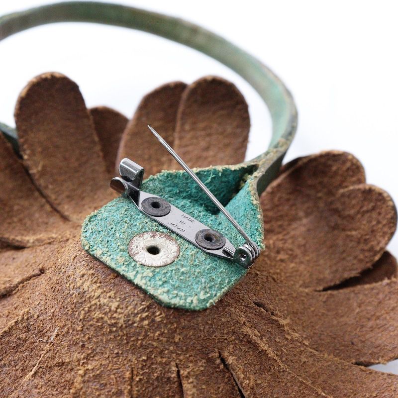 ピンクハウス PINK HOUSE マーガレットモチーフ レザー コサージュ