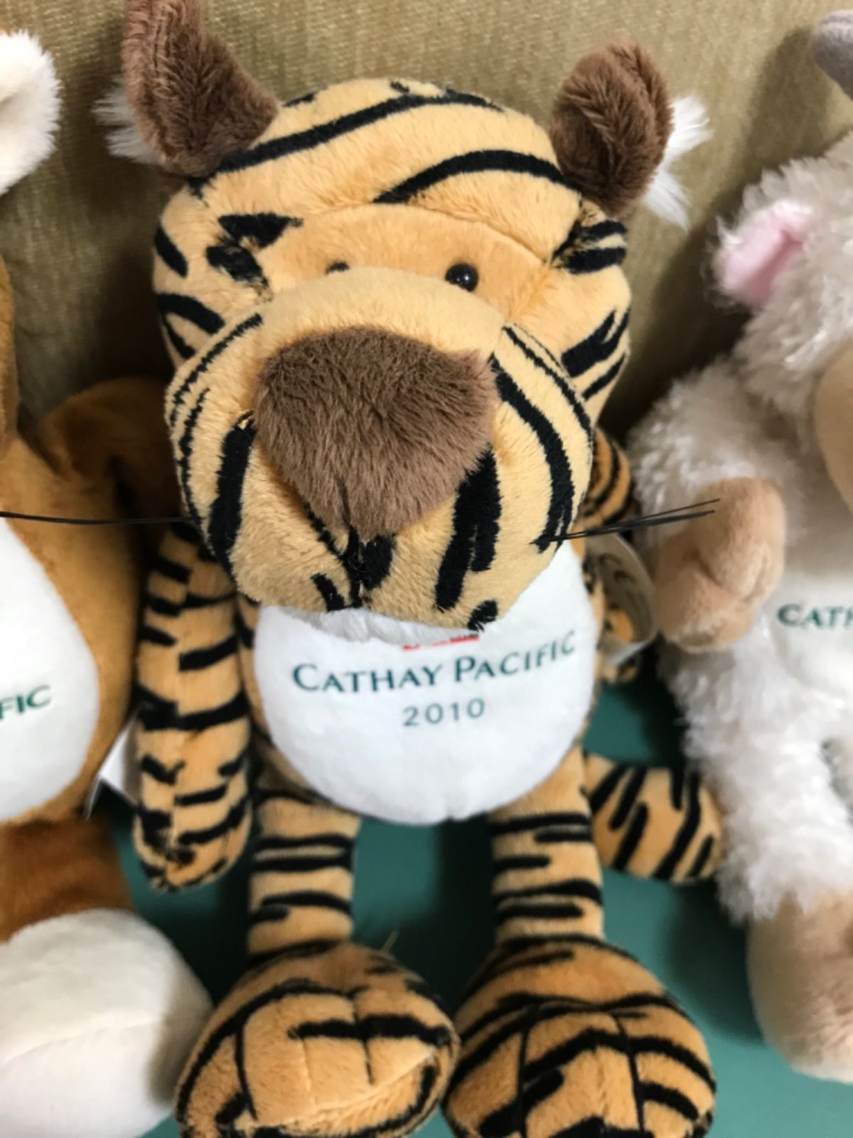 キャセイパシフィック航空干支ぬいぐるみ3コセット - メルカリ