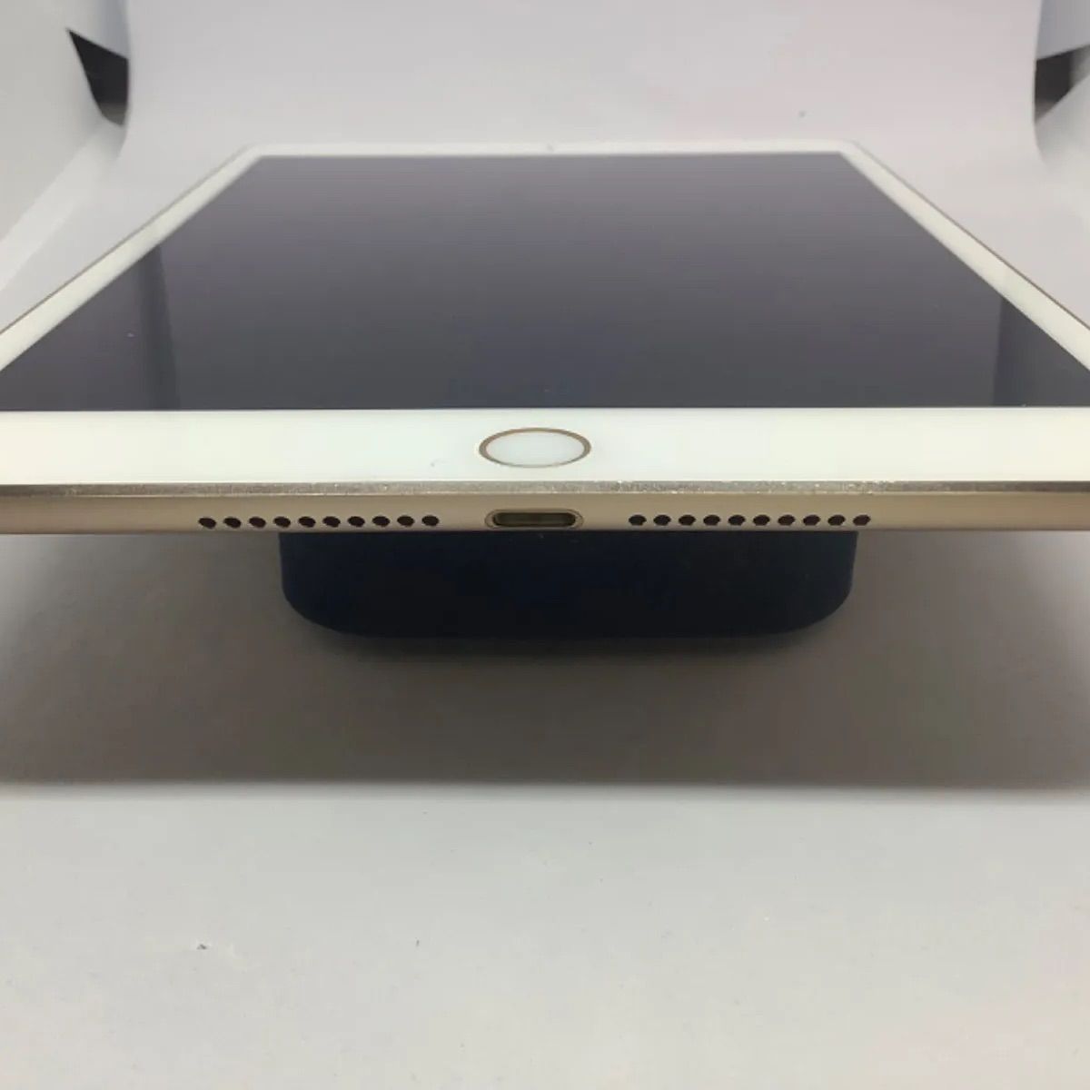 美品 iPad mini 4 128GB Wi-Fiモデル ゴールド タップ動作 初期化済み