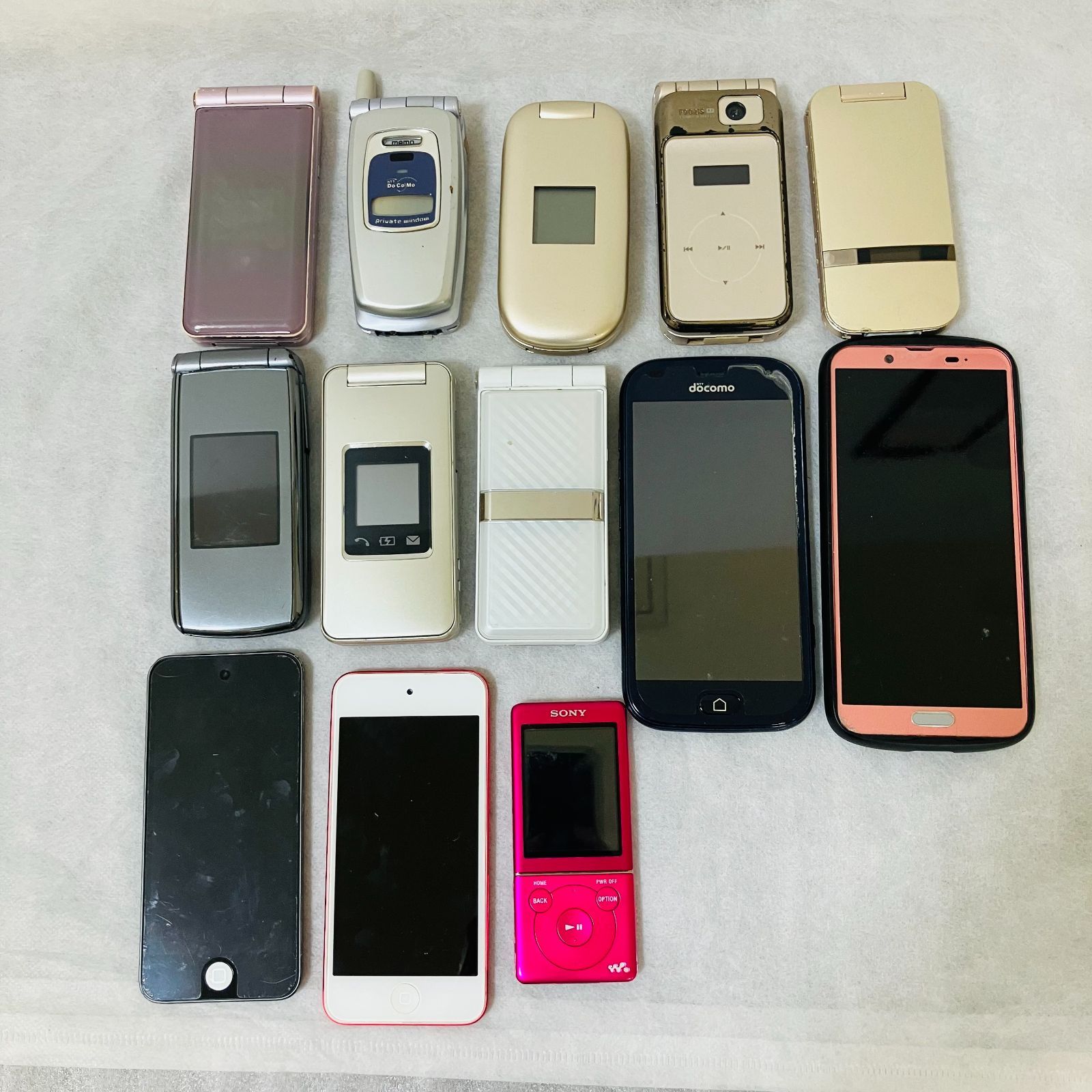 24459】ガラケー スマホ iPod ウォークマン ジャンク まとめて13台