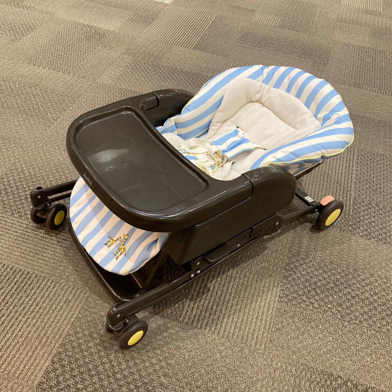 ユラリズム ソフトクッションEW フェリーチェジラフSX 手動 新生児OK