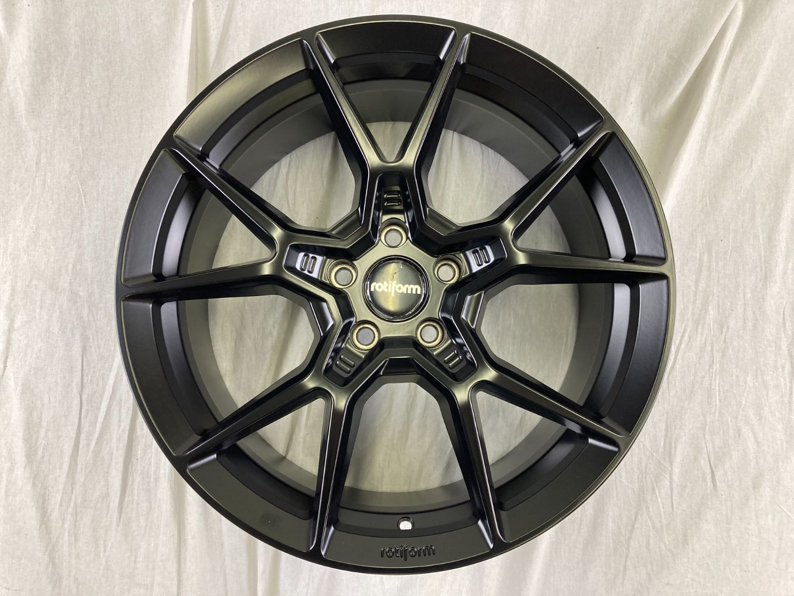 Rotiform ロティフォーム KPR 4本セット 19インチ 8.5J インセット+45