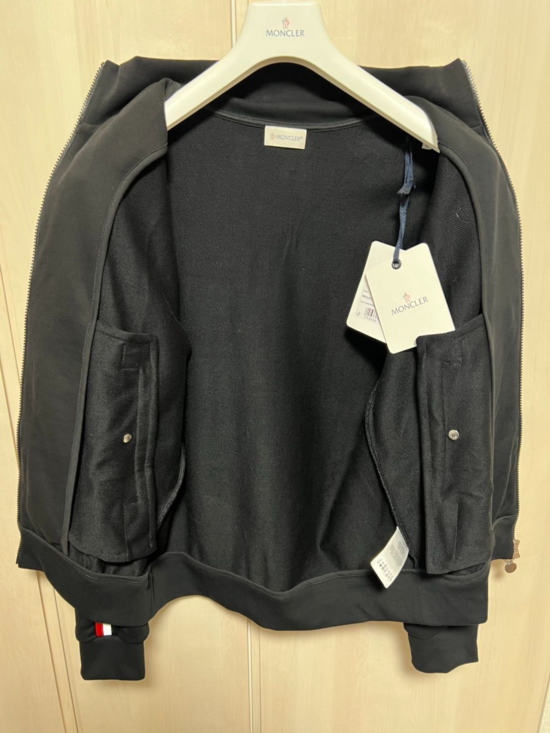 ☆新品未使用タグ付き☆MONCLER ストライプライン トラックジャージ S