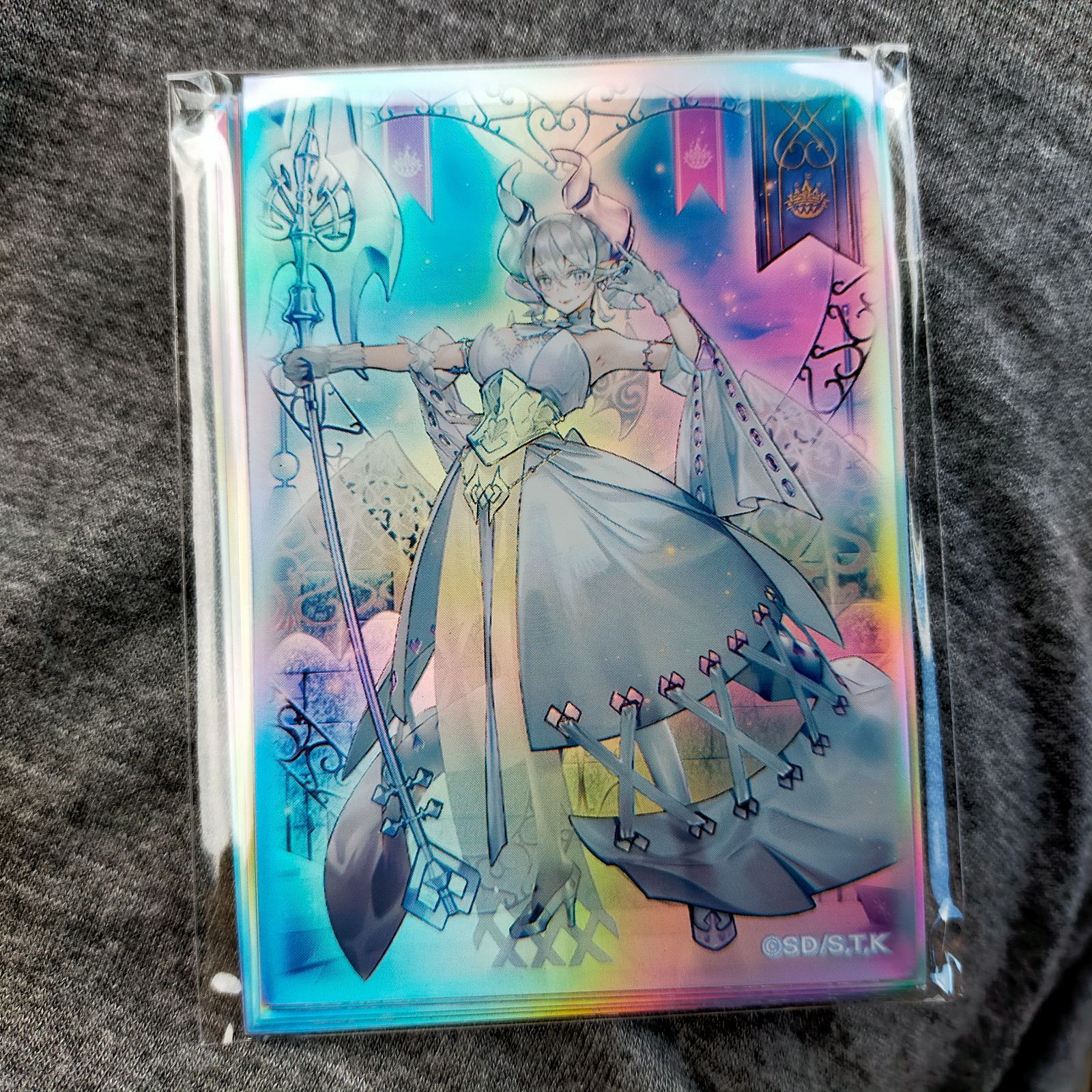 遊戯王 白銀の城のラビュリンス スリーブ プロテクター 100枚 - メルカリ