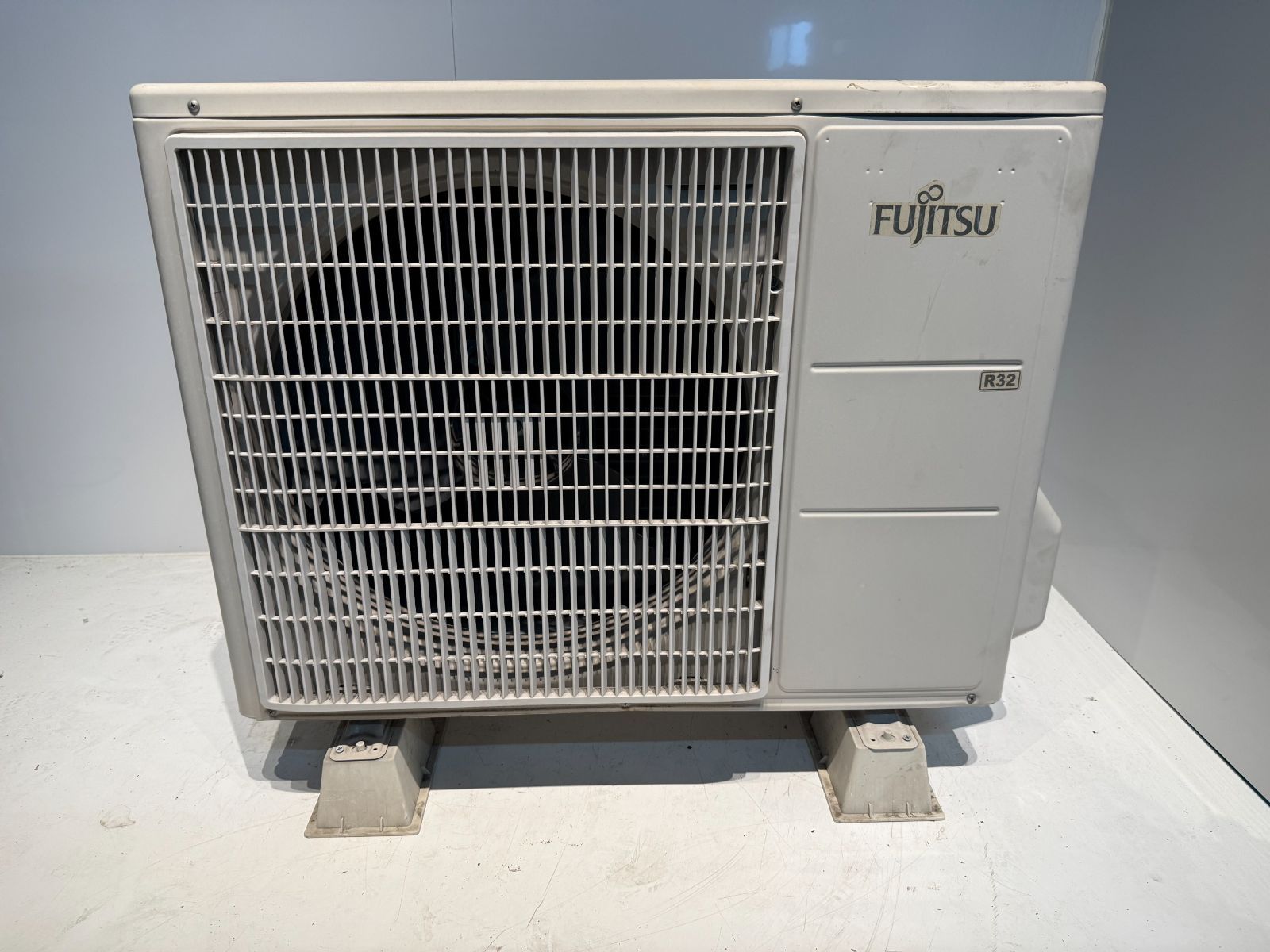 228 FUJITSU 2017年製エアコン 16～18畳用 - メルカリ