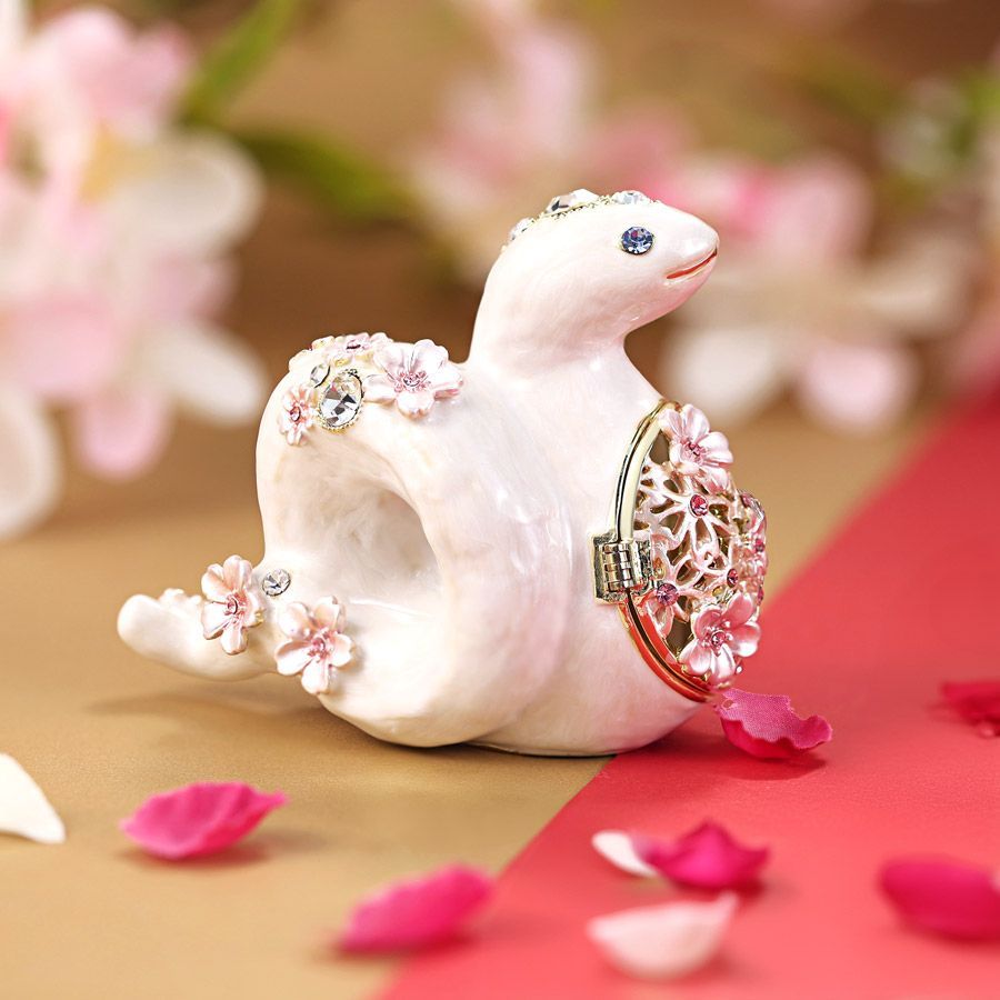 EX630-1【正規品】＜桜小蛇＞白蛇 巳年 干支の置物 ジュエリーボックス