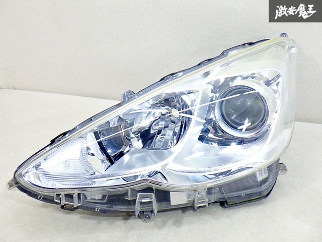 トヨタ アクア 中期 ハロゲン 左ヘッドライトASSY 52-291 中古 NHP10