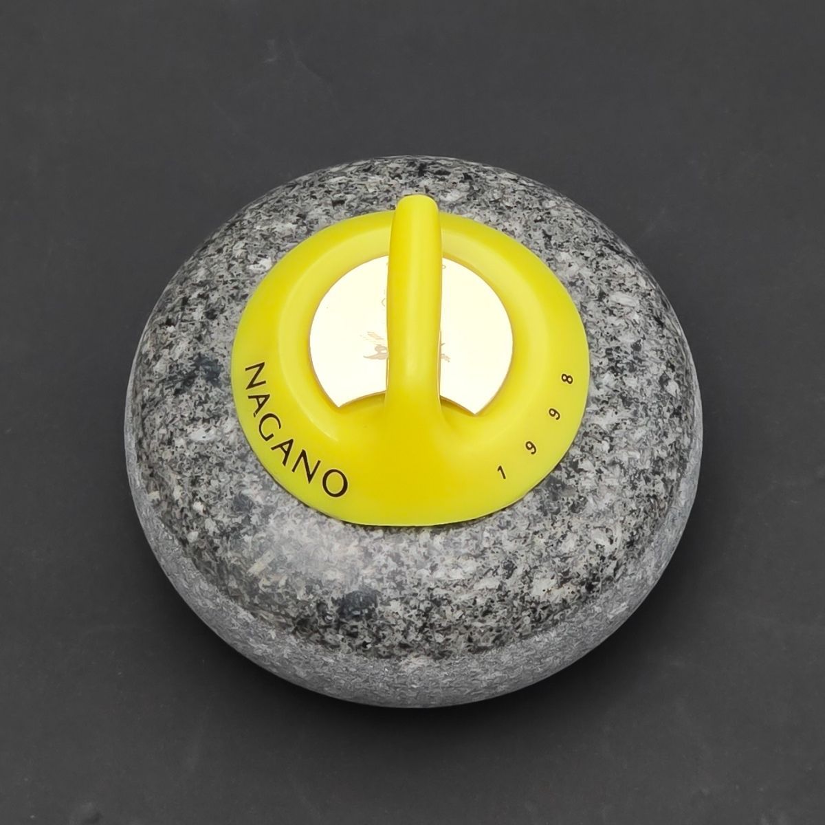 1998 長野オリンピック 記念商品 ミニチュア カーリングストーン 黄