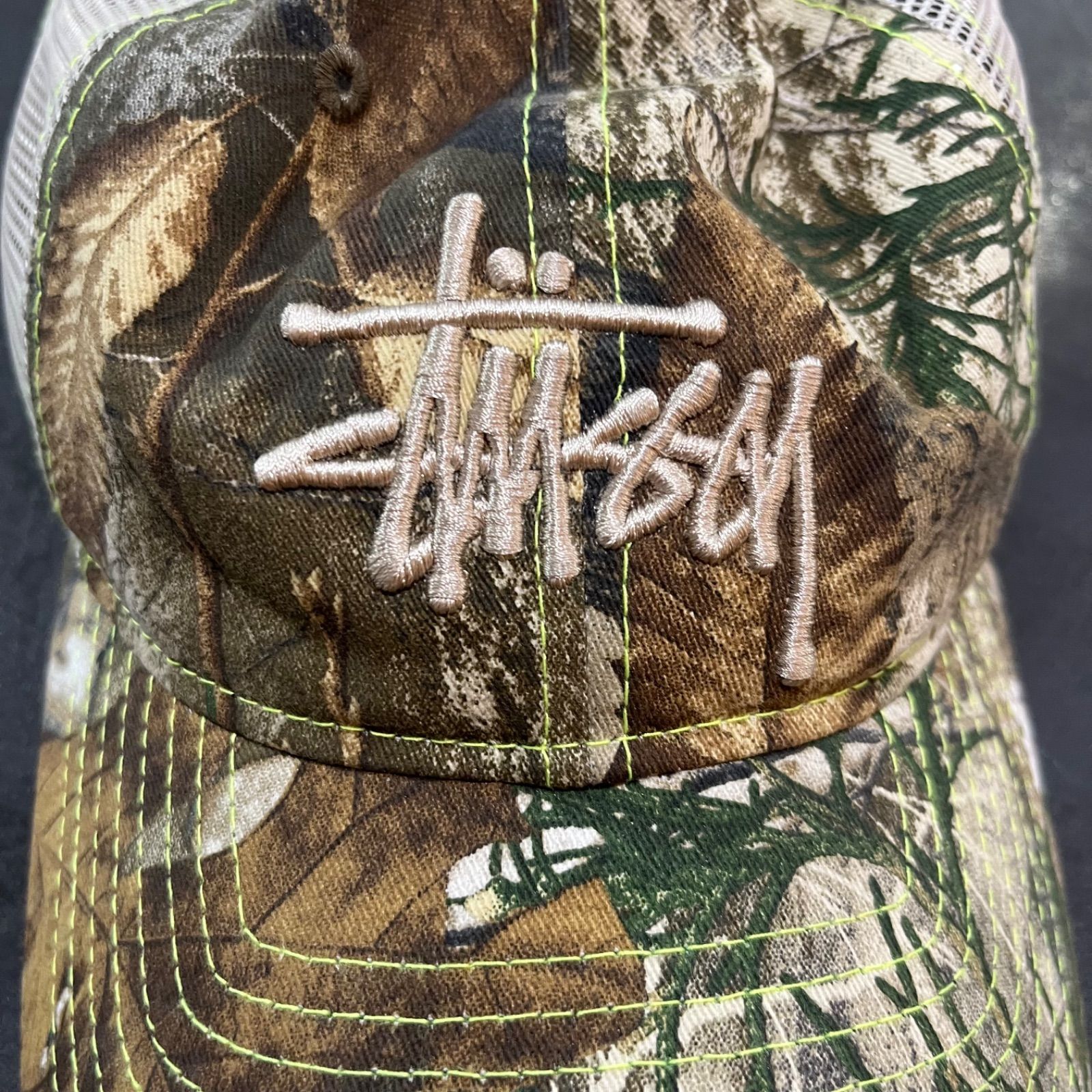 STUSSY × NEW ERA 9TWENTY BASIC TRUCKER 迷彩メッシュキャップ 帽子