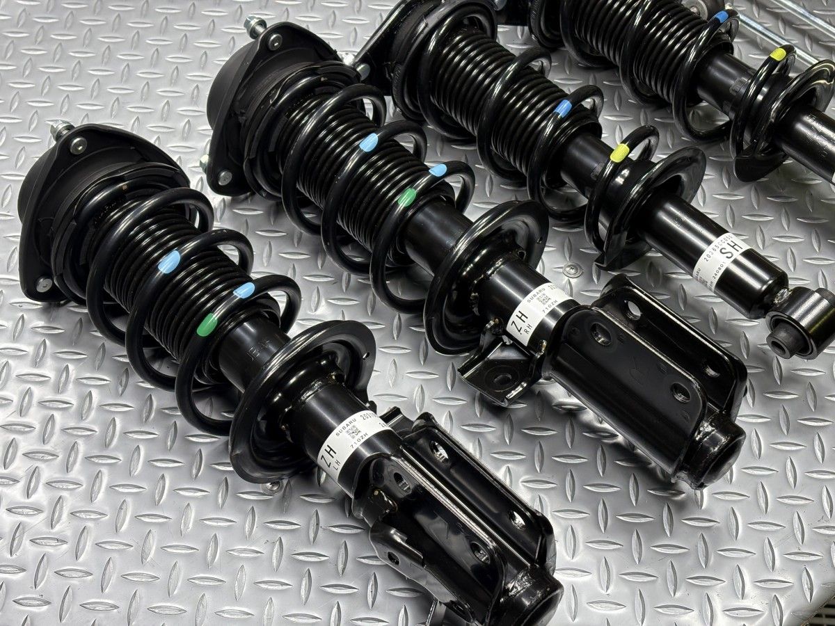 送料無料【新車外し】ZN8 トヨタ GR86 純正 サスキット 品番20310CC100