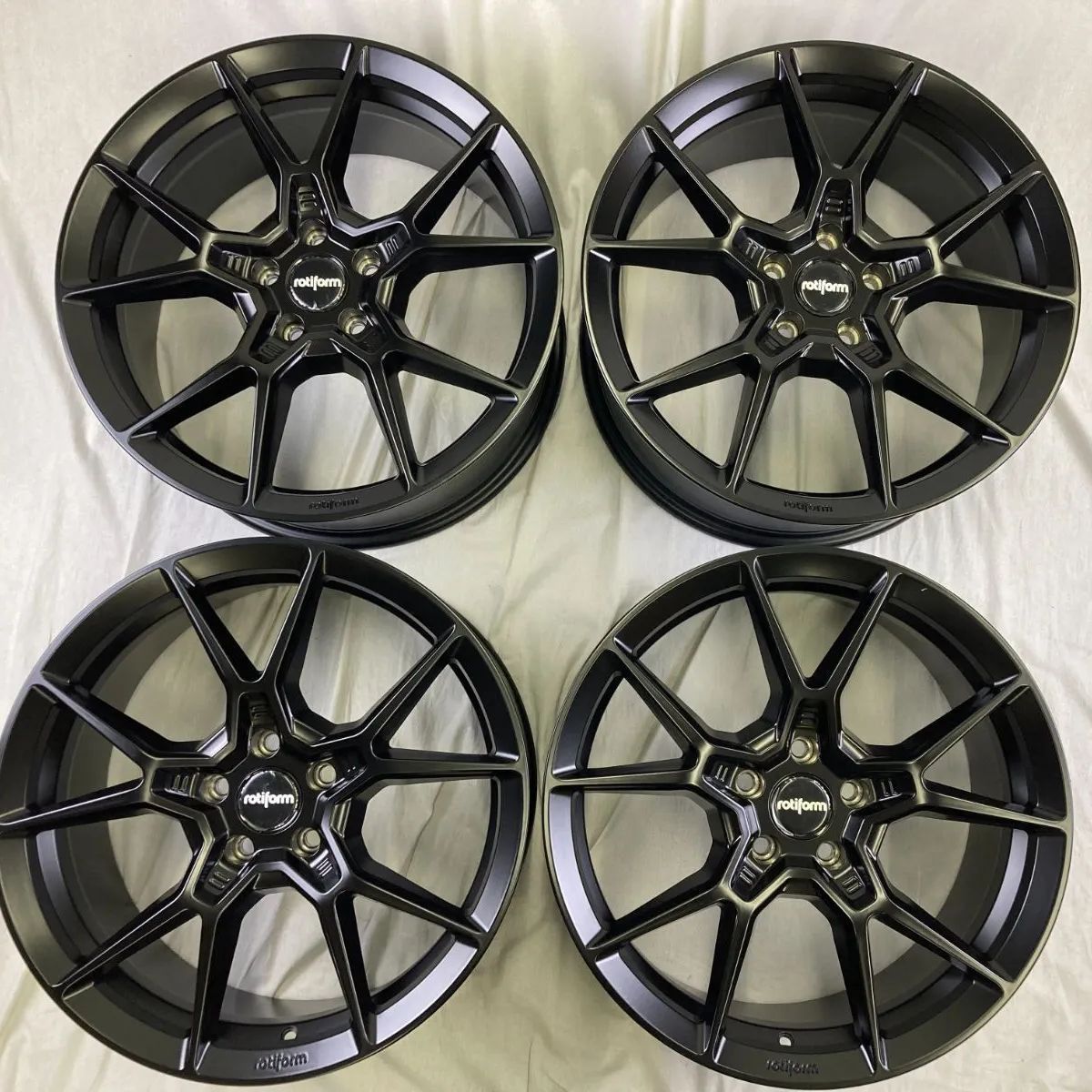 Rotiform ロティフォーム KPR 4本セット 19インチ 8.5J インセット+45