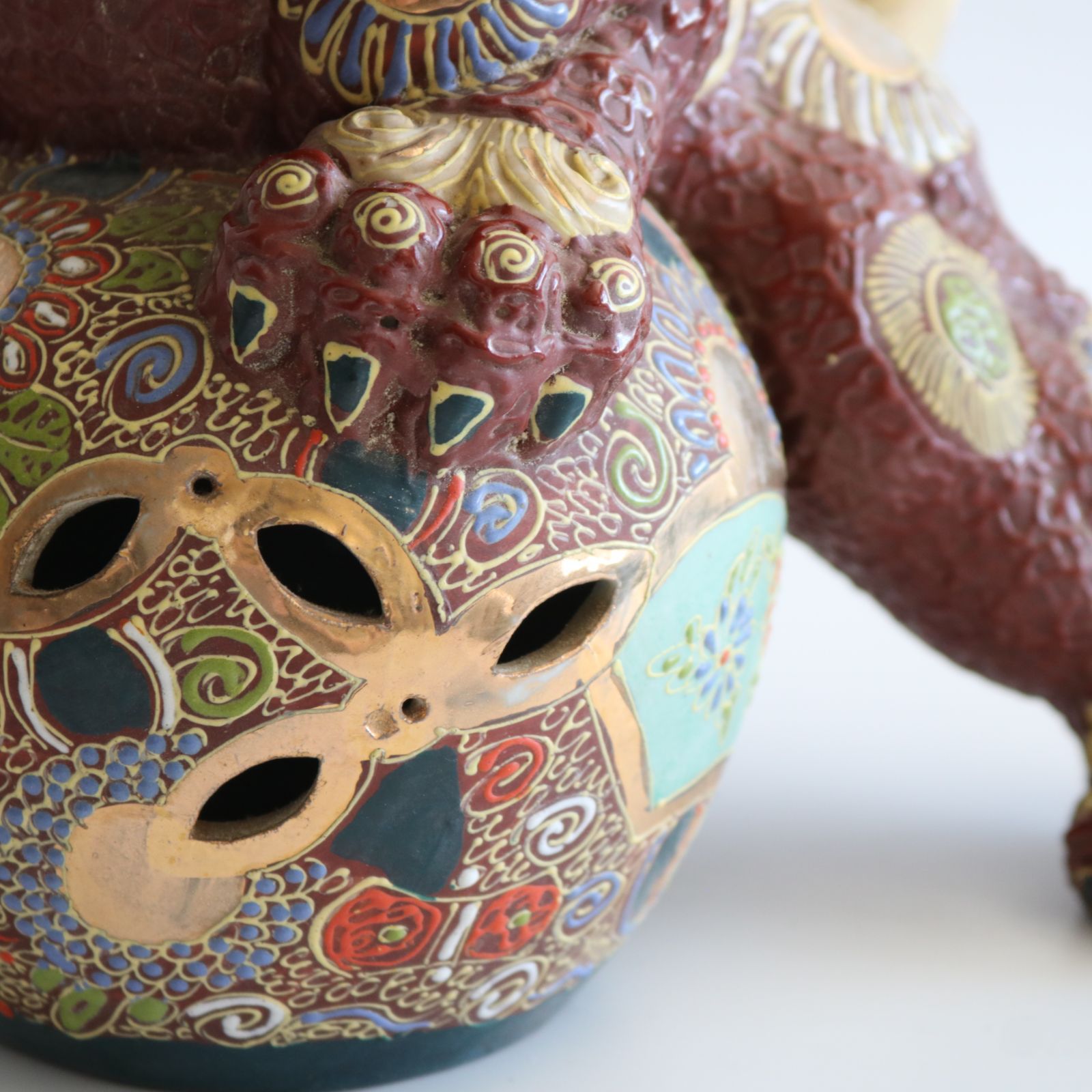 美品 九谷焼 シーサー 沖縄 琉球 狛犬 獅子 玉乗り獅子 狂犬 陶器製