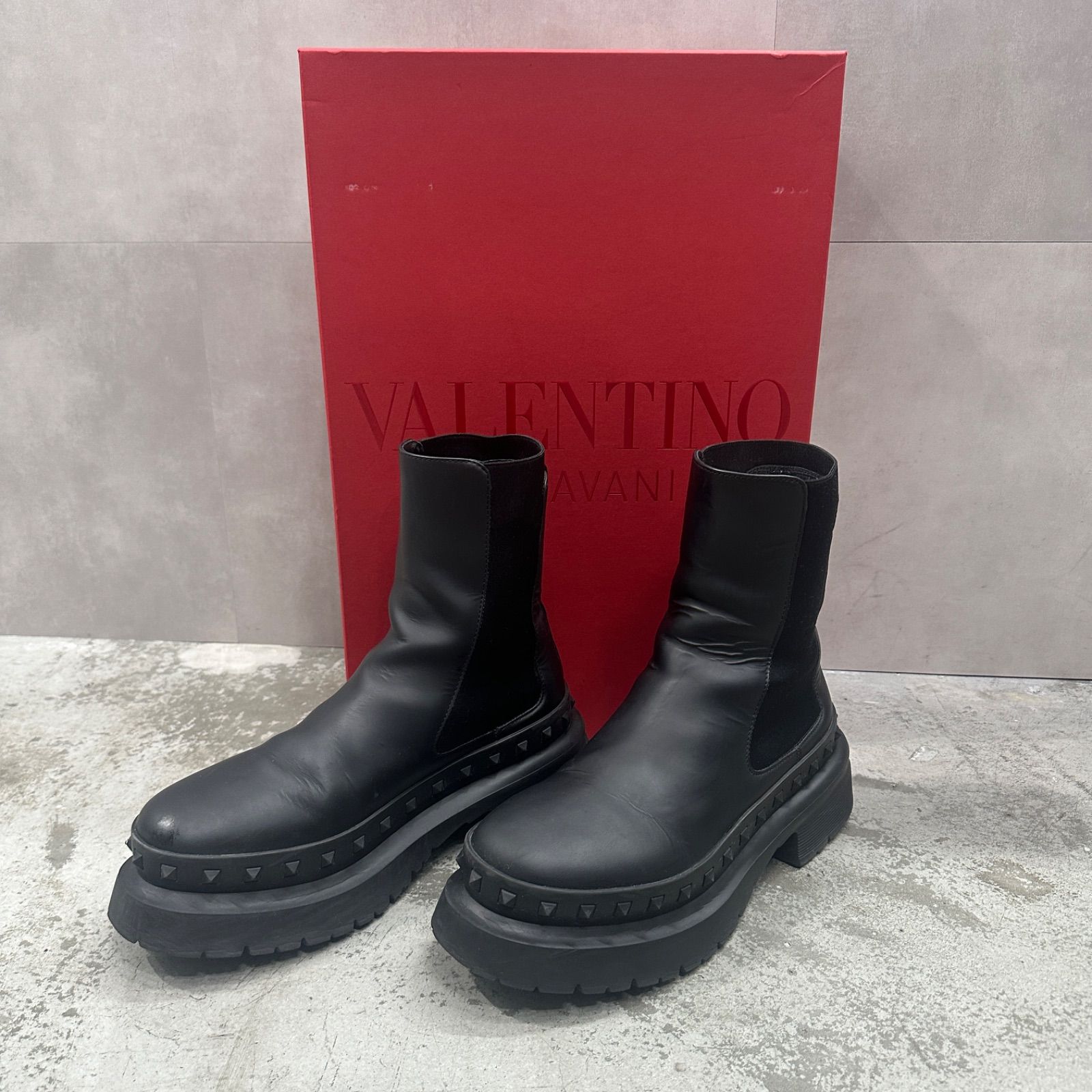 Valentino Garavani ロックスタッズ チェルシーブーツ サイドゴア