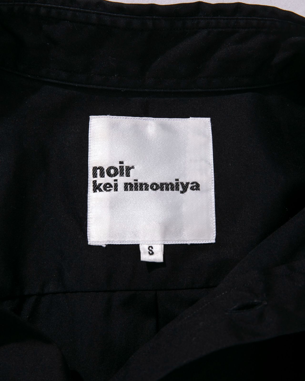 noir kei ninomiya ノワールケイニノミヤ 襟スタッズ シャツ - メルカリ