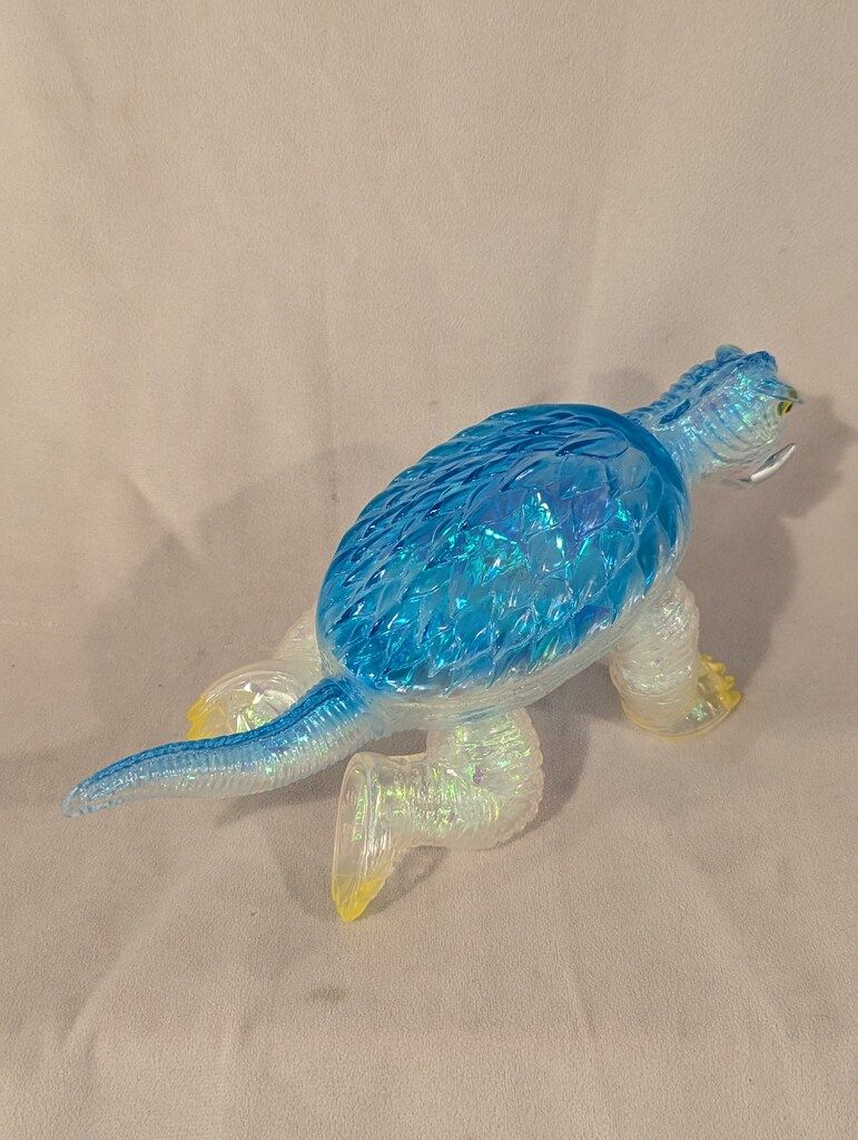 マルサン 昭和ガメラ 四足 オーロラ仕様 - メルカリ