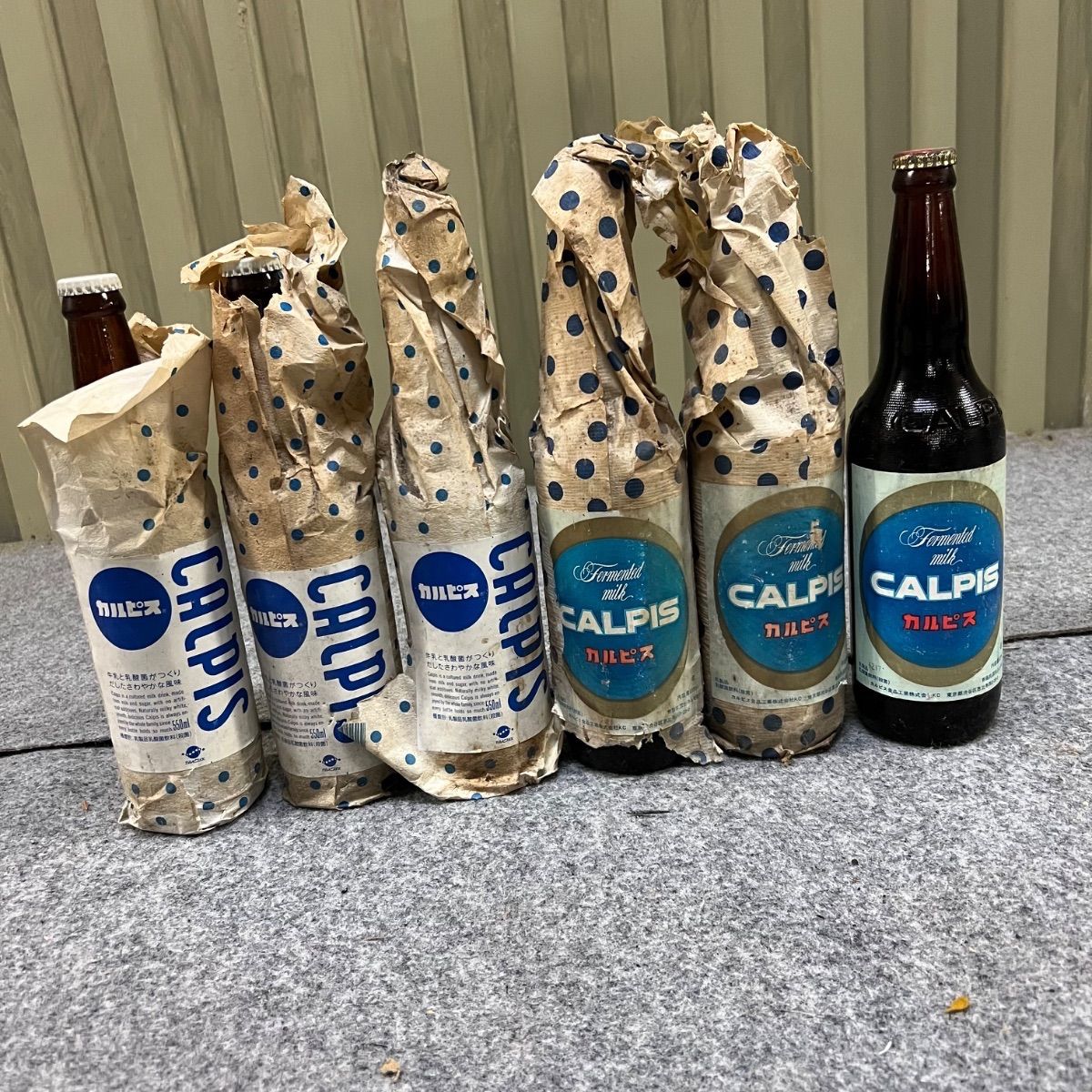 ⭐︎ 昭和 レトロ カルピス 6本 2種 未開封 原液 古瓶 まとめ - メルカリ